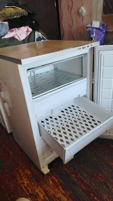 Продам морозильную камеру