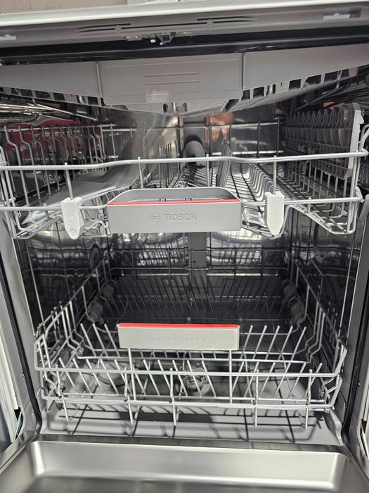 +++Bosch SMV4EVX02F е напълно вградена съдомиялна машина 60 см от серия Bosch Serie 4