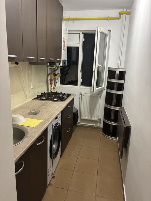 Inchiriez apartament
