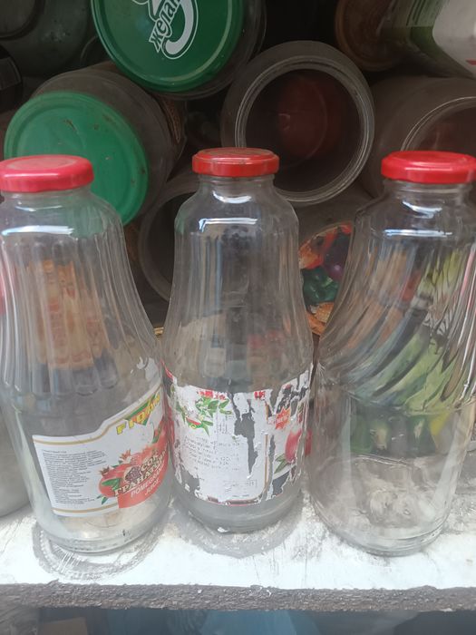 Продам банки стеклянные  1 л, 0,5л