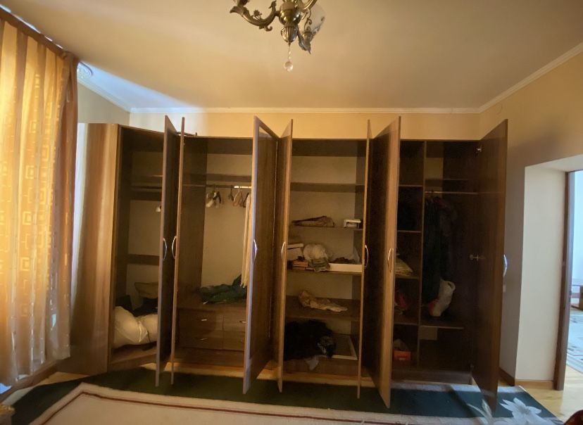 Продается шкаф семи дверный