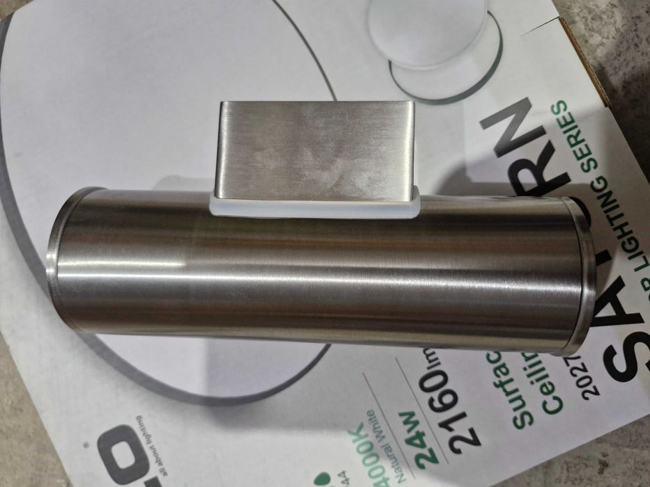 Продавам   фасадна лампа