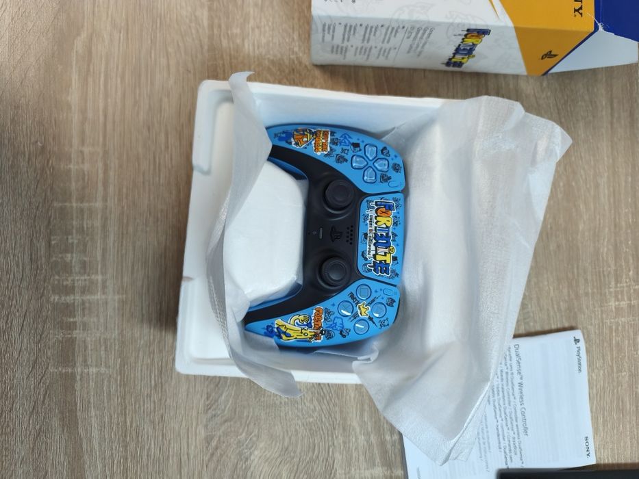 Controller PS5 DualSense Fortnite Limited Edition – ca nou, fără drift