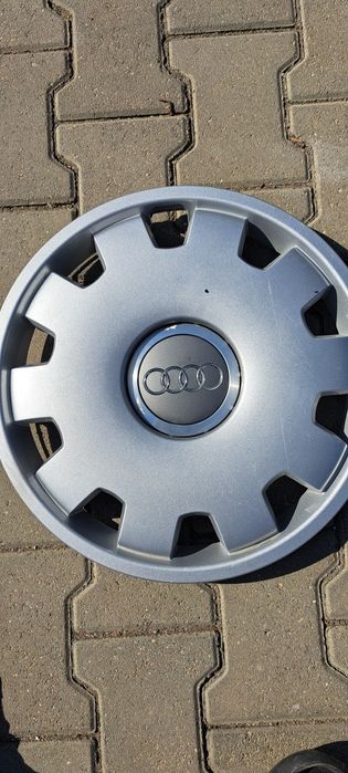 Capace roți  auto  originale