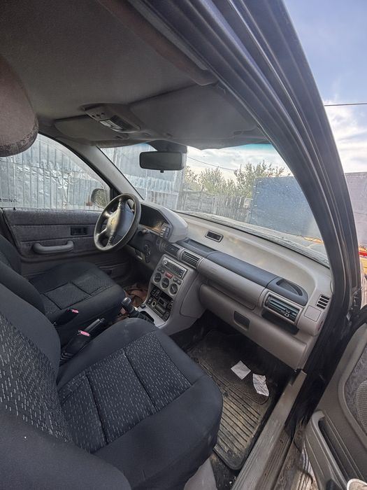 Land Rover Dezmembrări