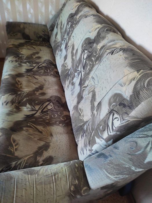 Продам диван и кресла