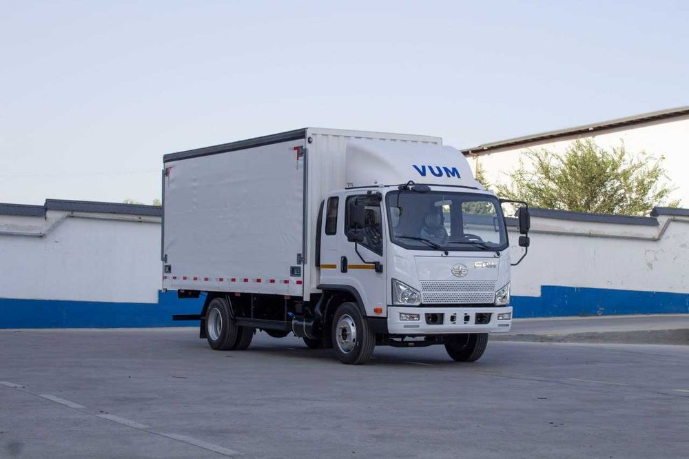 Pardali yuk mashinasi (Шторали автофургон) FAW Tiger V