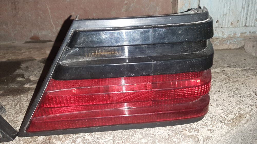 Задний фанары w124 почти новый коропкасы бар  DEPO