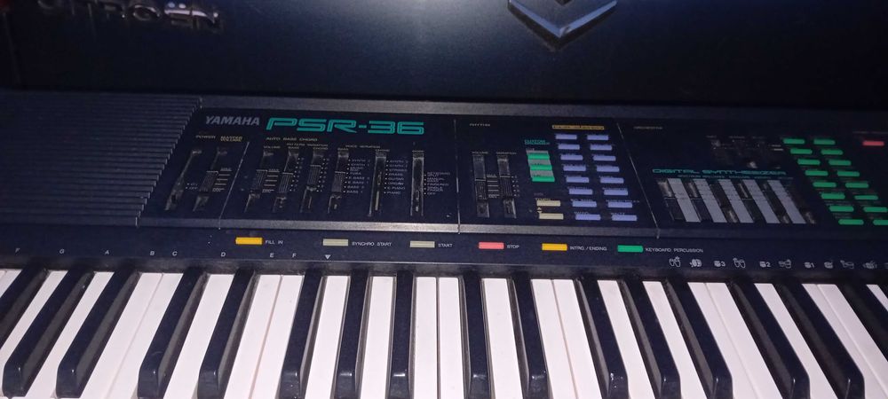 orga sintetizator profesionala Yamaha