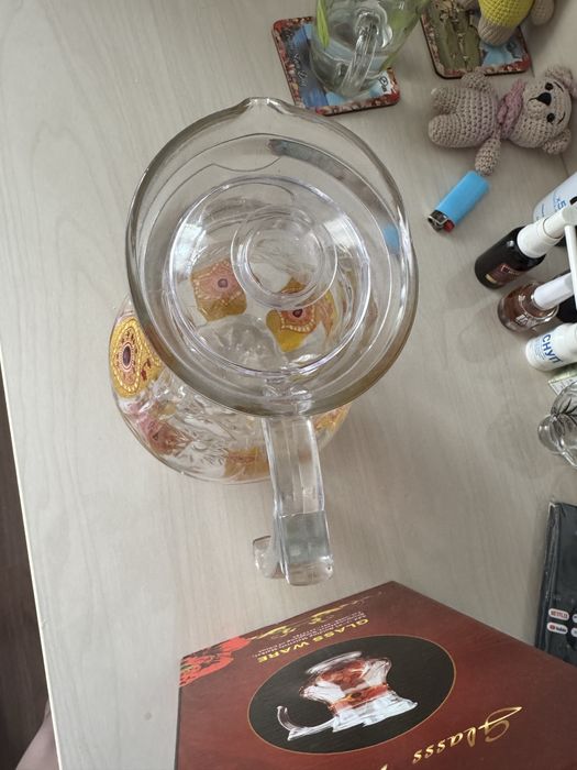 Новый стекляный графин