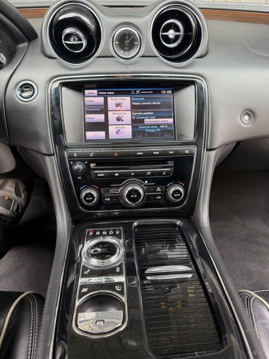 Vand Jaguar XJ 2014