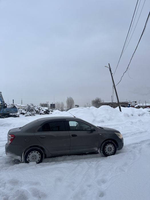 Машина cobalt 2015