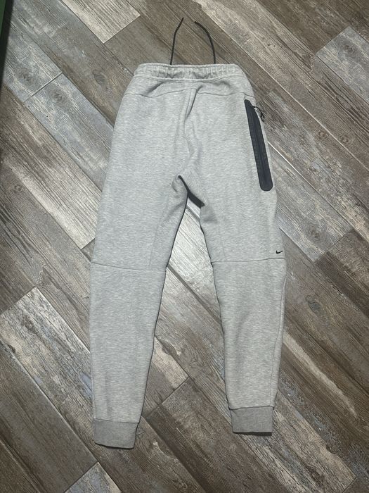 Pantaloni Nike Tech, gri, marimea S