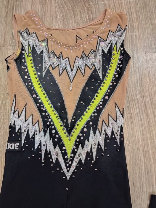 Jackie - Майо за художествена гимнастика за ръст около 135см.