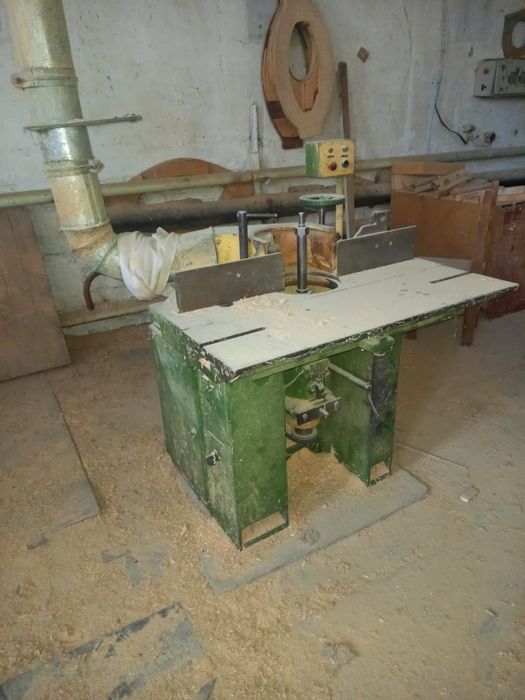 Столярные станки и бункер