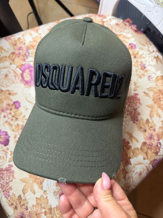 Шапка с козирка dsquared2