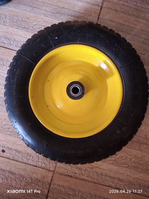 Новый колесо для тачки