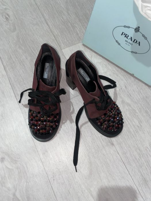 Продам оригинальные демисезонные  ботильоны Prada.