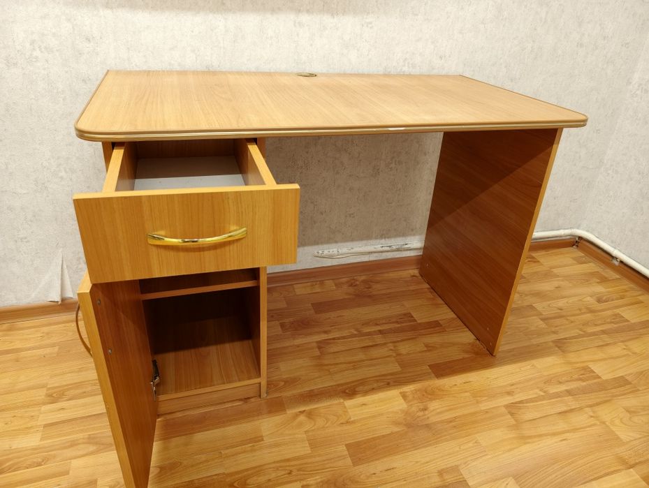 Письменный стол 110 на 60