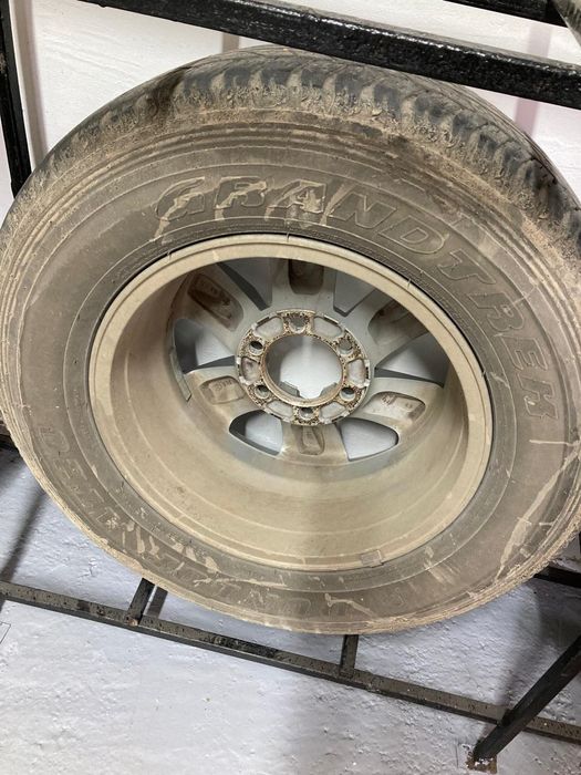 Продам резину на 17