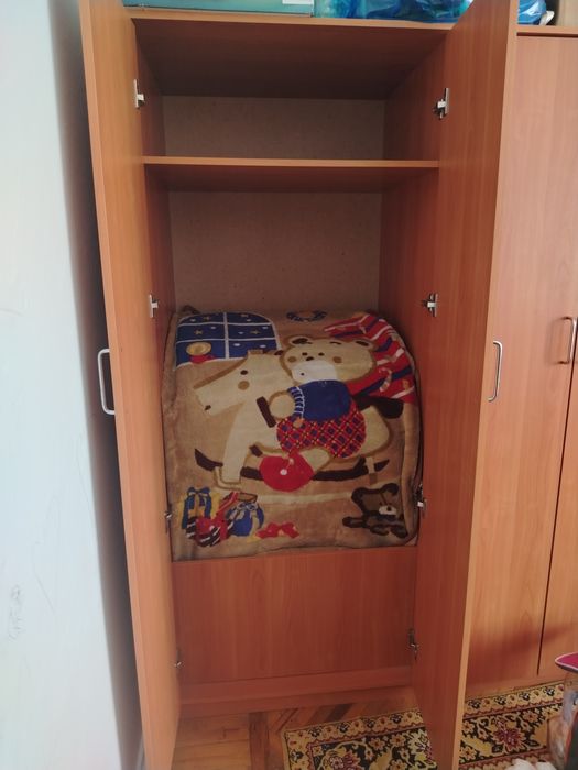 Продам шкаф объёмный, вместительный