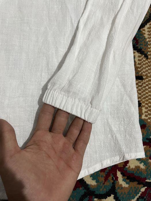 Белая рубашка с капюшоном