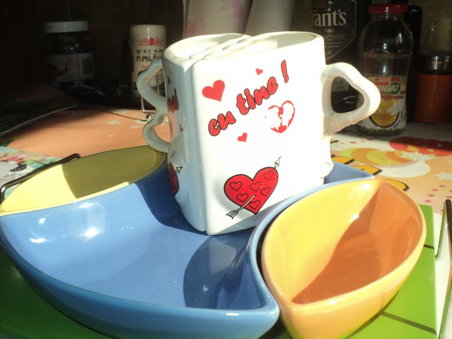 Cadou set ptr. indragostiti de SARBATORI si cosulete de PASTI !