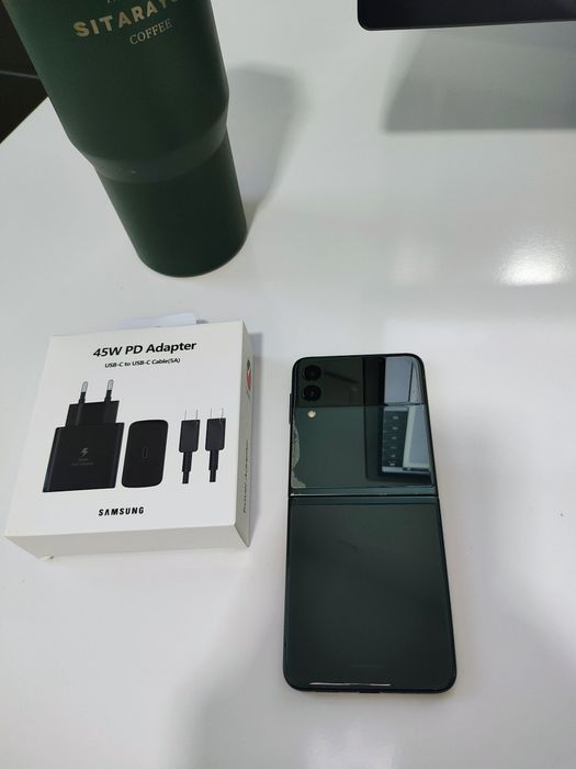 Samsung Galaxy Z flip3 yanada qulay narxda ekranlari yaxshi dog yoq