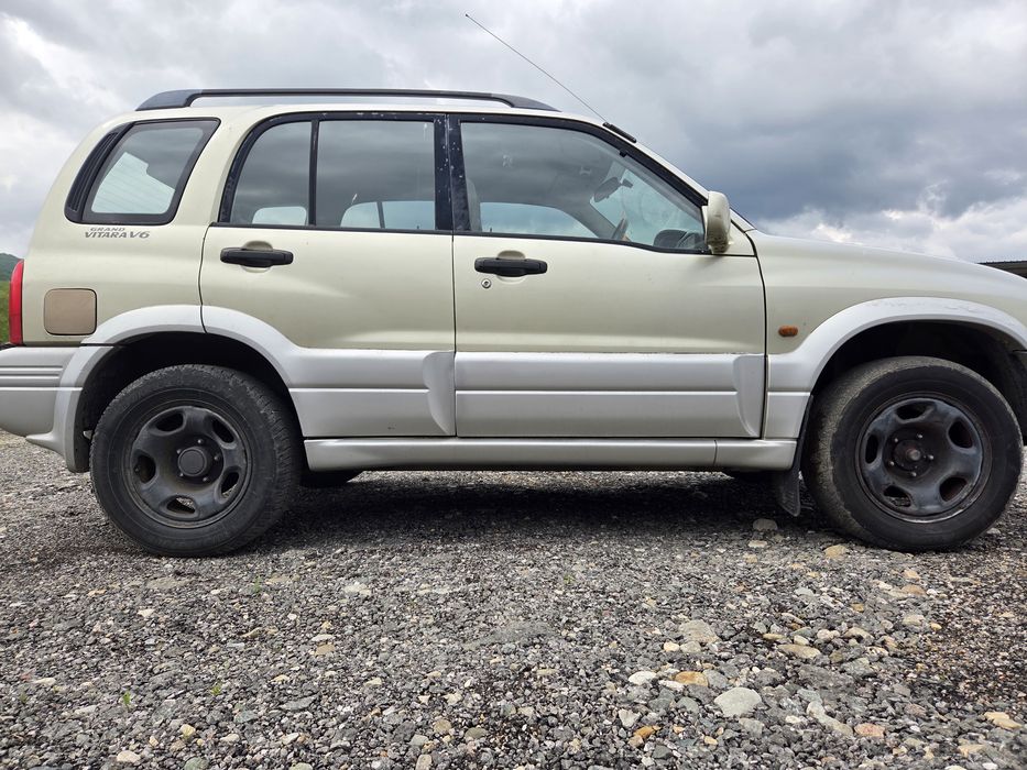 Сузуки Гранд Витара  2.5