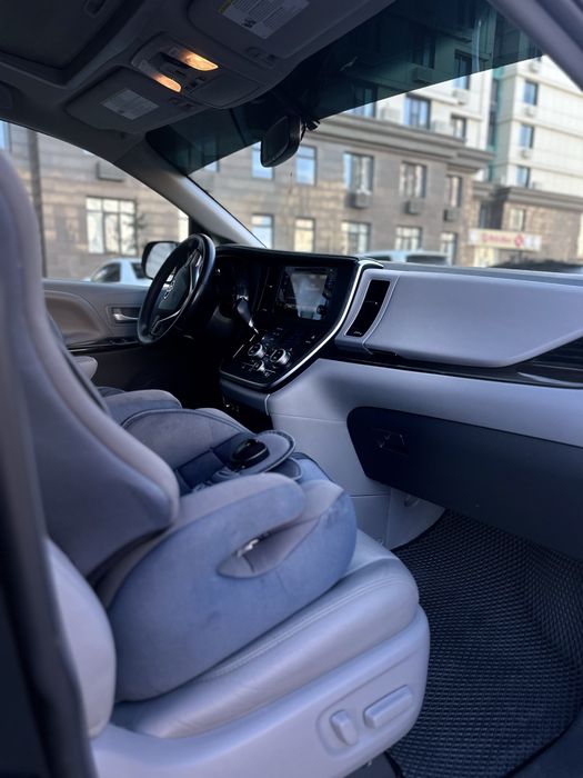 Сдам в аренду Toyota Sienna