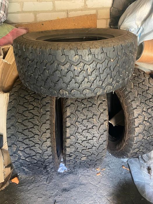 Продам резину Maxxis