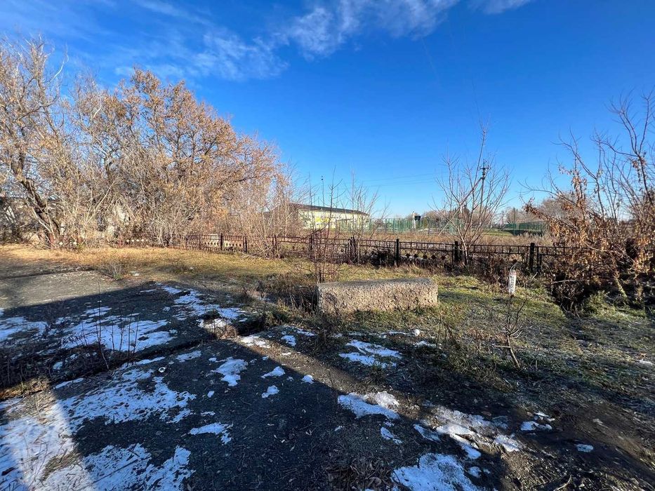 Продам коммерческий участок. с. Петерфельд.