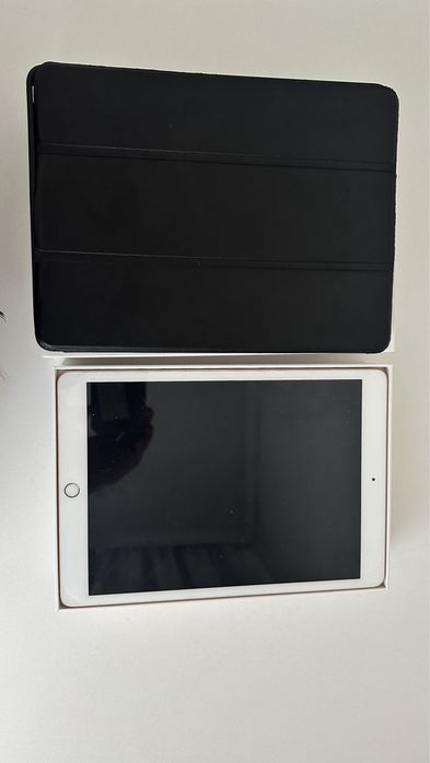 IPad 8ого поколение в отличном состоянии!!