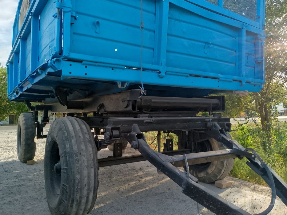 Traktor prisep trashka