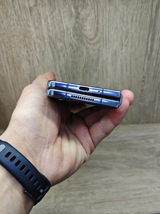 Samsung Galaxy Z Fold 4