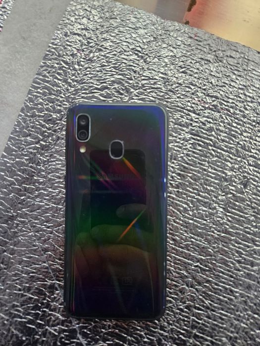 Самсунг А 40 состояние идеальное