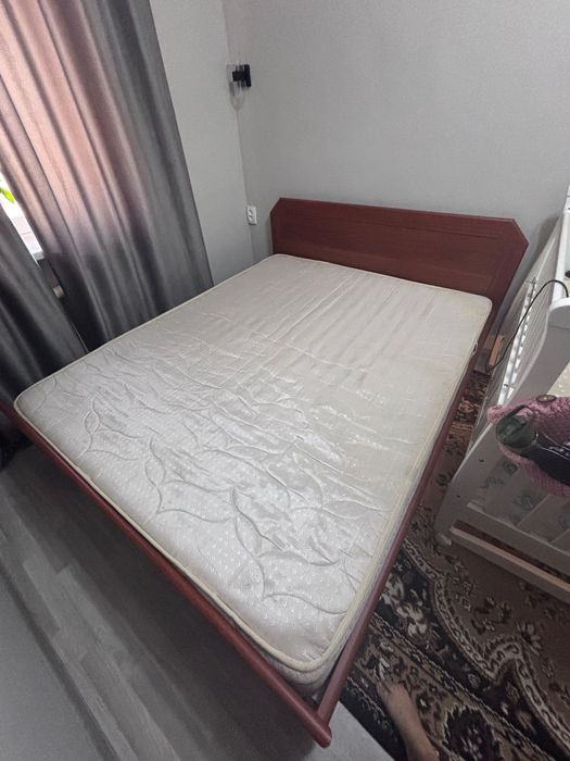 Продам кровать из МДФ и матрац 2м*1,6 м