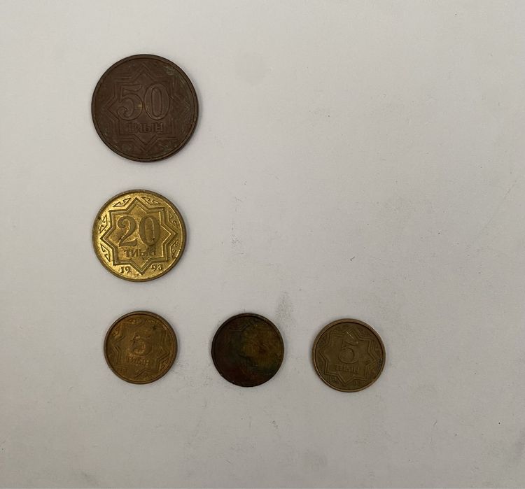 Продам монеты 300 тенге