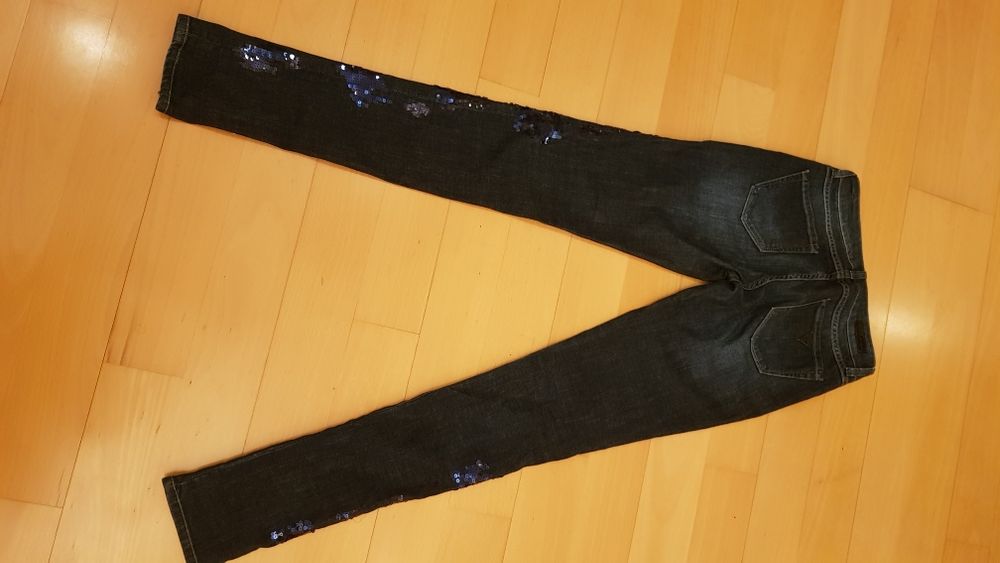 Jeans fete GUESS model cu paiete