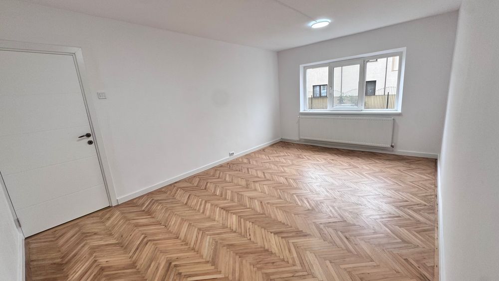 Inchiriez apartament parter 77mp, Renovat