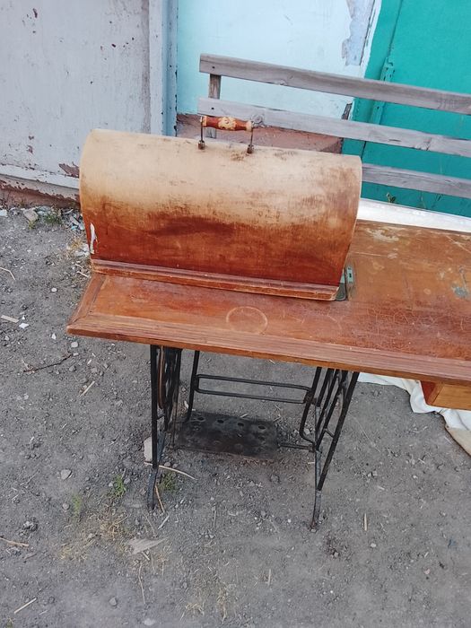 Продам швейную машинку