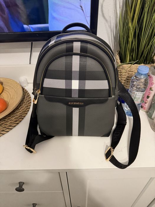 Продавам дамска раница