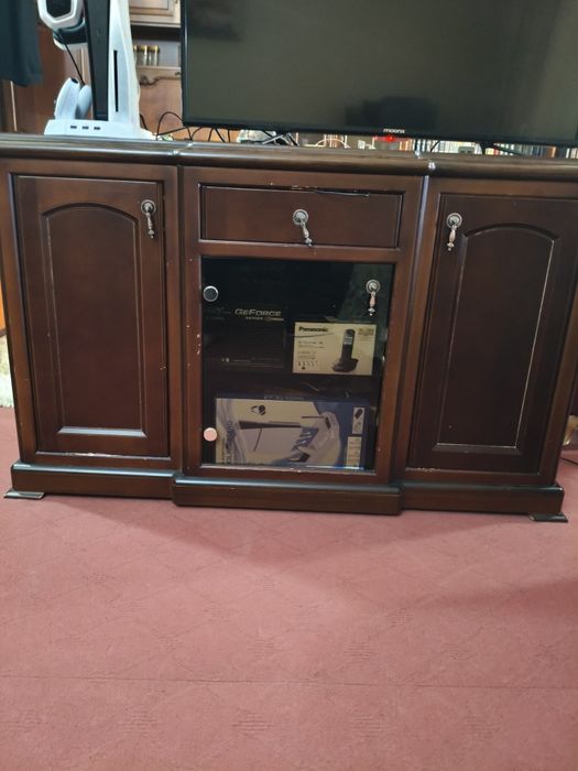 Продам тумбочку под телевизор