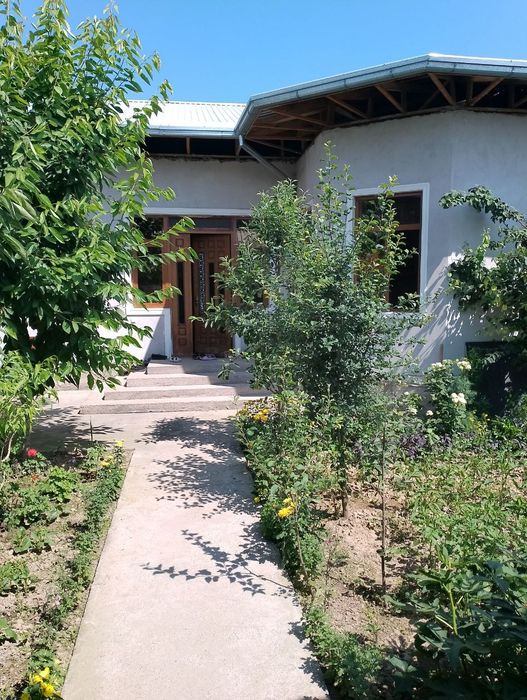 Uy sotiladi yangibozorda