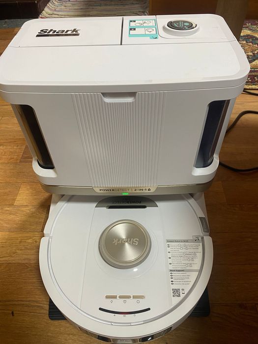 Shark PowerDetectPro 2în1 – Robot aspirator cu mop stație automată alb