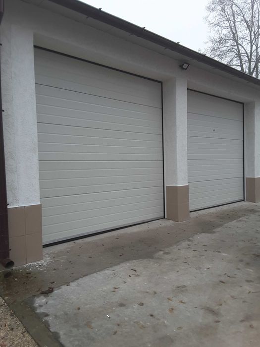 Секционни гаражни врати