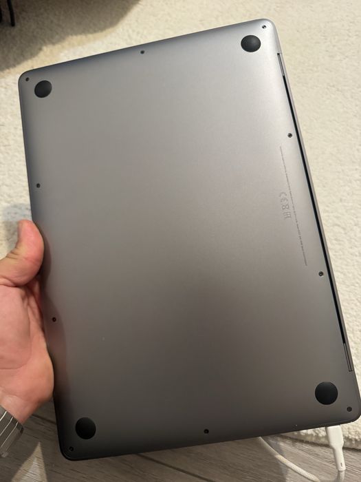Macbook air M1 2020 cu mdm si bateria defecta