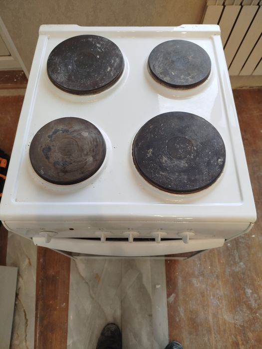 Продам Электро плиту.