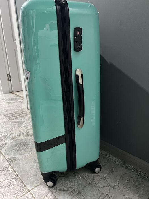 Куфар голям , като нов