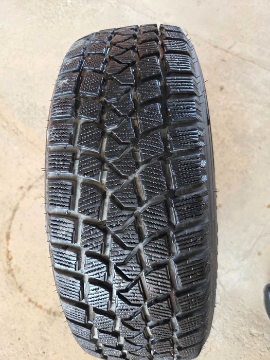 Комплект зимних шин